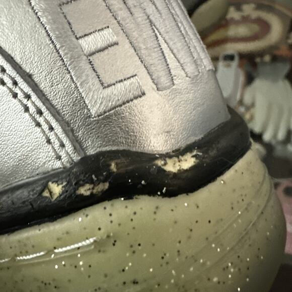 Patrick Ewing 33 Hi High Top Silver Basketball Shoes 1EW90148-057 Men’s size 8 - Picture 8 of 15